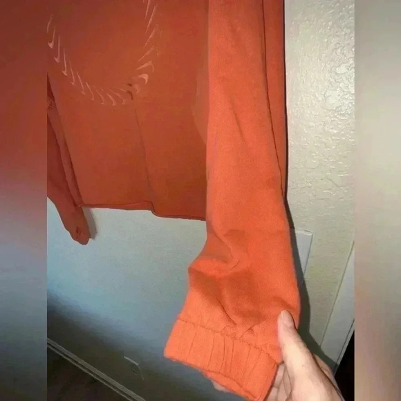 Nike Women’s Sienna/Healing Orange Crewneck  SIZE XS (Fits up to a Large!) - Picture 6 of 9